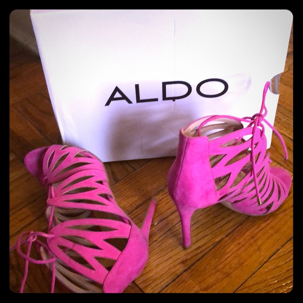 Aldo heels gently used comes with box